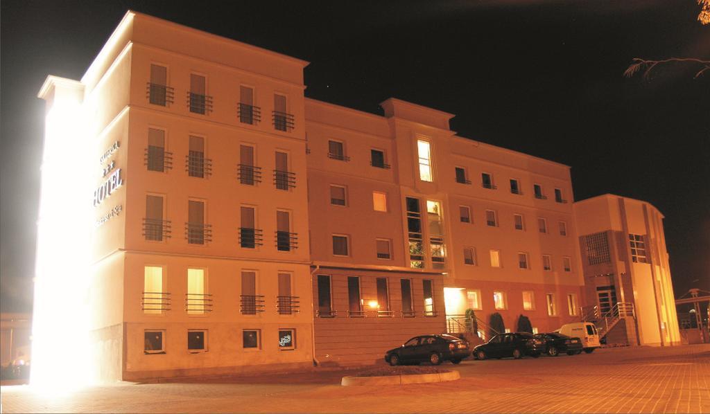 Hotel Iskierka Business & Spa Мелец Екстериор снимка